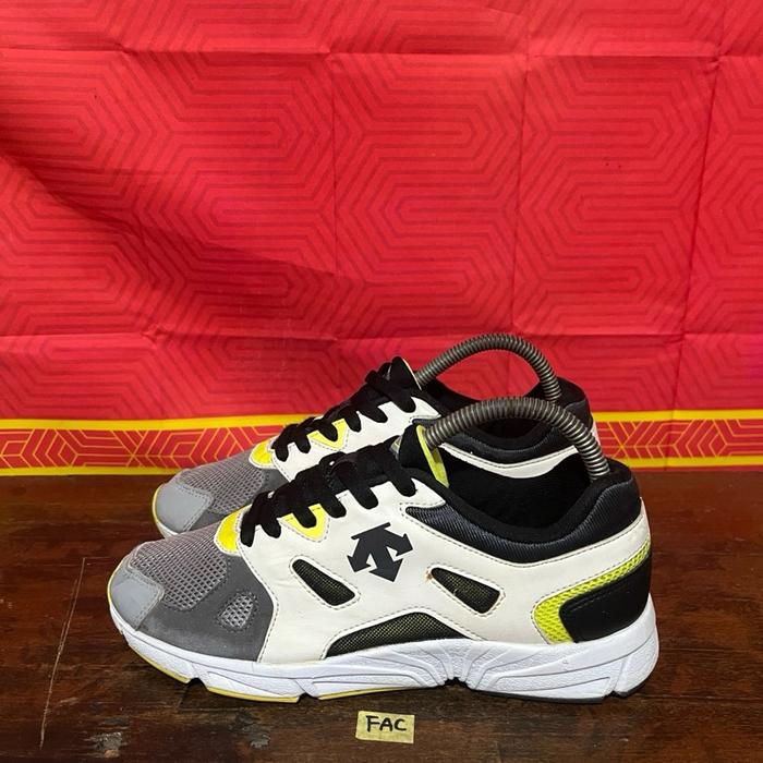 Sepatu second ori descente size 38,5