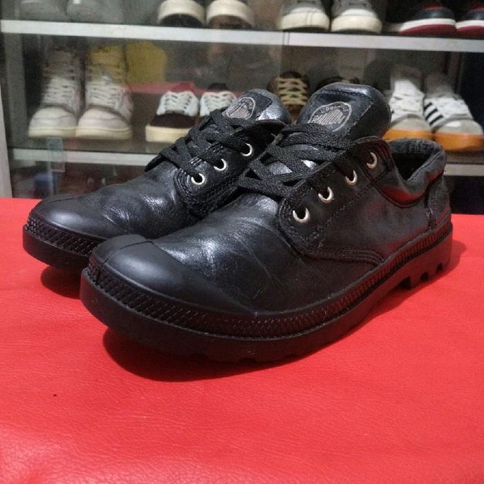 SEPATU SECOND PALLADIUM FULL BLACK SIZE 43
