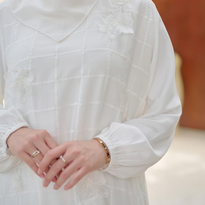 Spesial Zm Zaskia Mecca - Bivana Midi Dress Gamis - White Series - Binar Samudra Bordir Crinkle
