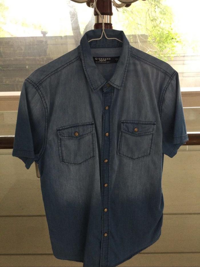 Kemeja lengan pendek denim biru Giordano
