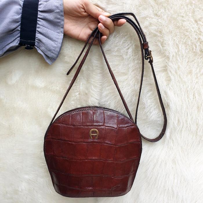 Tas Aigner Sling Bag Wanita Model Unik Kulit Asli Coklat