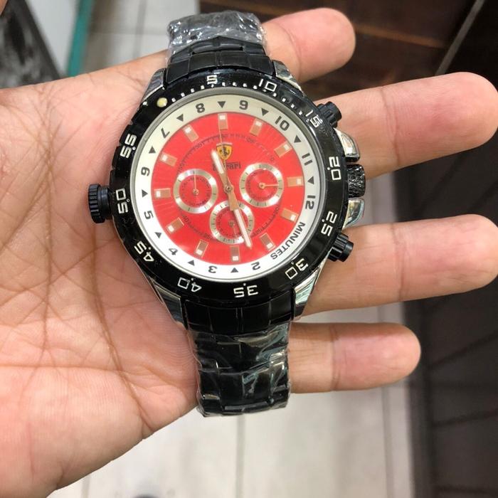 Jam Tangan Pria Ferrari Chronograph dengan Tali Stainless Steel dan Dial Merah Elegan