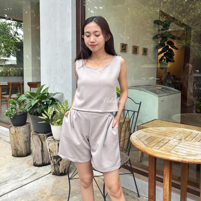 Delfi One Set - Satu Set Pendek Scuba