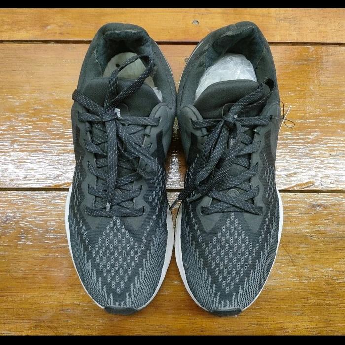 SEPATU SECOND NIKE RUNNING  ZOOM WINFLO