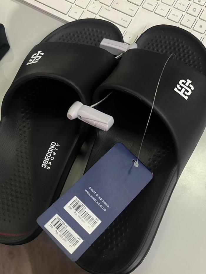 3SECOND SANDAL COWOK S04112518HT