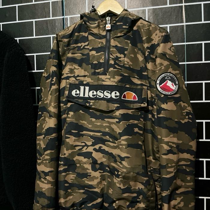 Jaket ellese mont 2 camo size Xs euro setara M lokal