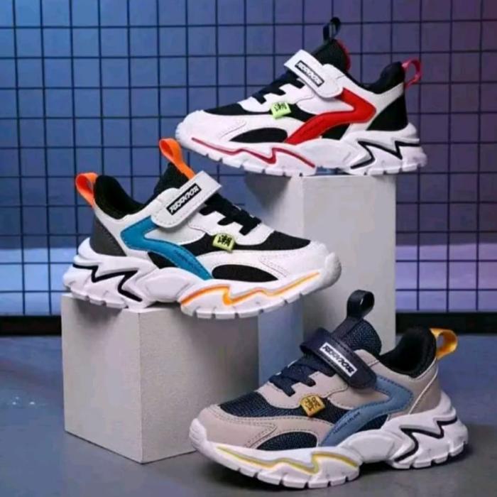 sneakers model roxy kekinian dantrendy, untuk laki laki dan perempuan gratis ongkir dan bisa COD F