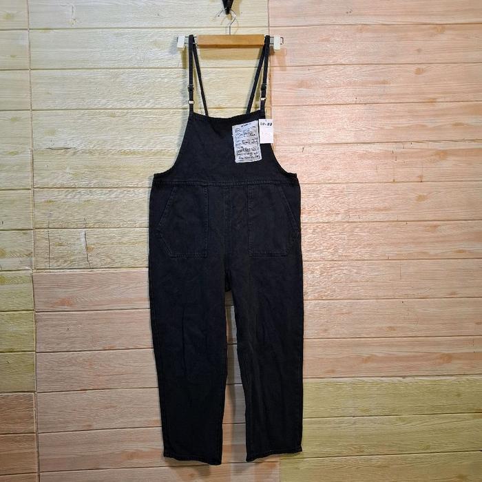 VETEMENTS Celana panjang overall warna hitam size34/ bahan jeans/ celana kodok LP: 88, P:81, OL:19.