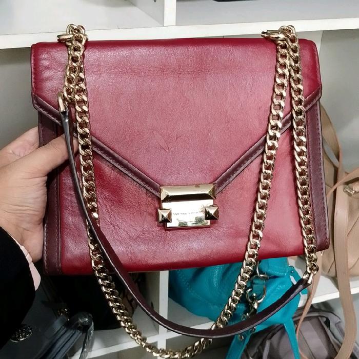Lovecat Tas Selempang Rantai Warna Merah Cantik dengan Desain Elegan