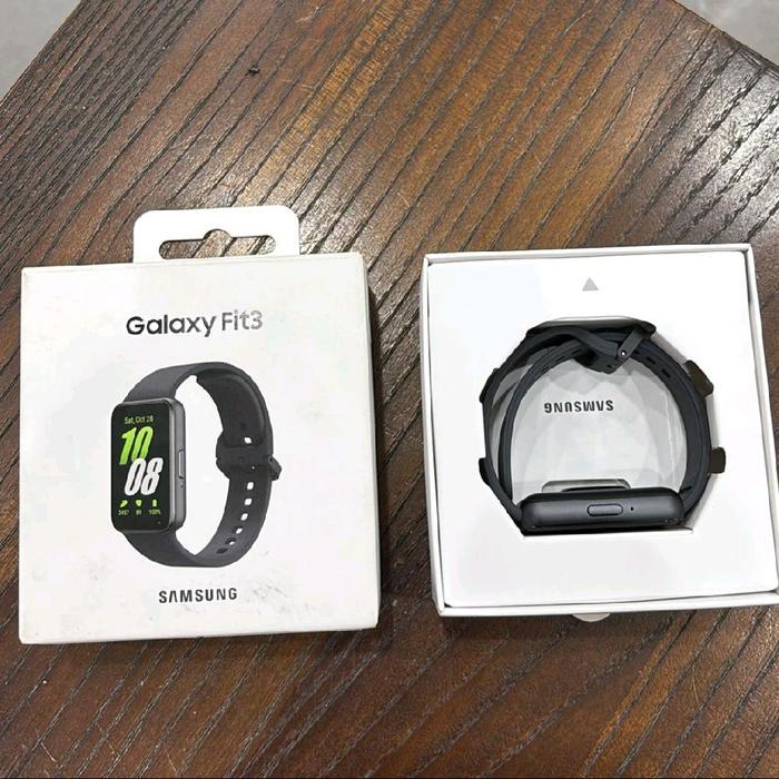 Samsung galaxy fit 3 barang gift dr erafone barang baru blum di pake