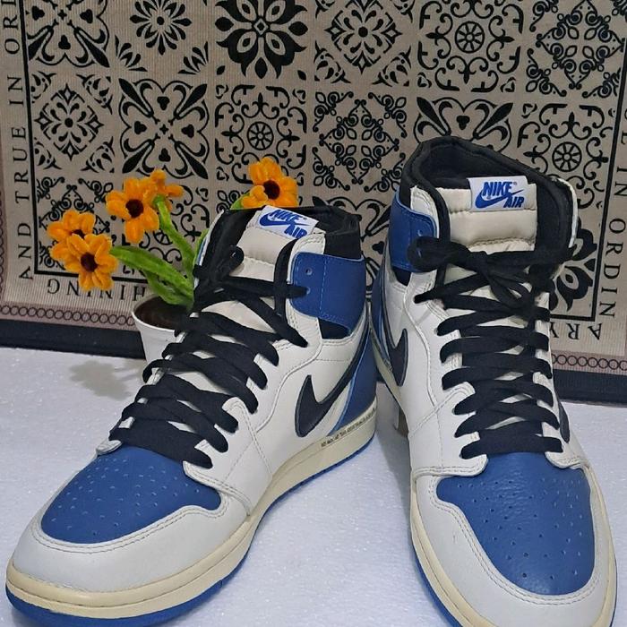 Nike Sepatu Sneakers Air Jordan 1 Putih Biru Tinggi untuk Pria dan  Sport