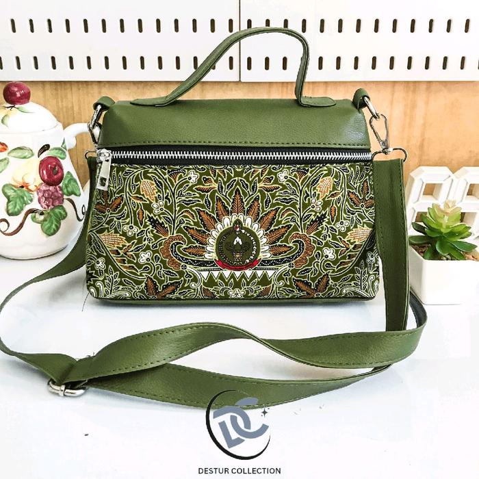 Tas Batik Persit Sintetis Dengan Talipanjang Dan Resleting