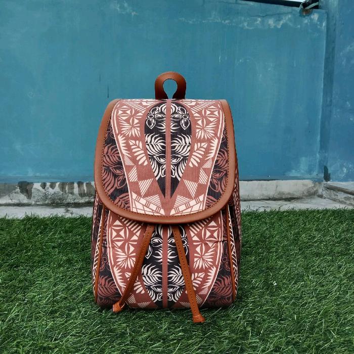 Tas Ransel Motif Etnik Premium  Tampil beda dan penuh karakter! Tas ransel ini hadir dengan motif et