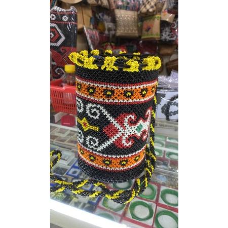 > anjat manik selempang dayak bentuk botol, anjat selempang, anjat, anjat manik, anjat dayak, tas an