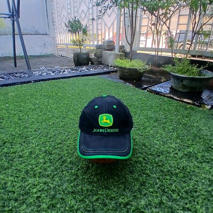 topi jhon deere kuat adem keren