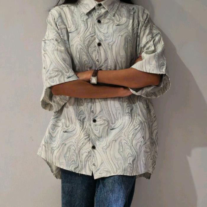 Wego Oversized Shirt in White with Contour Pattern size M fit XL
