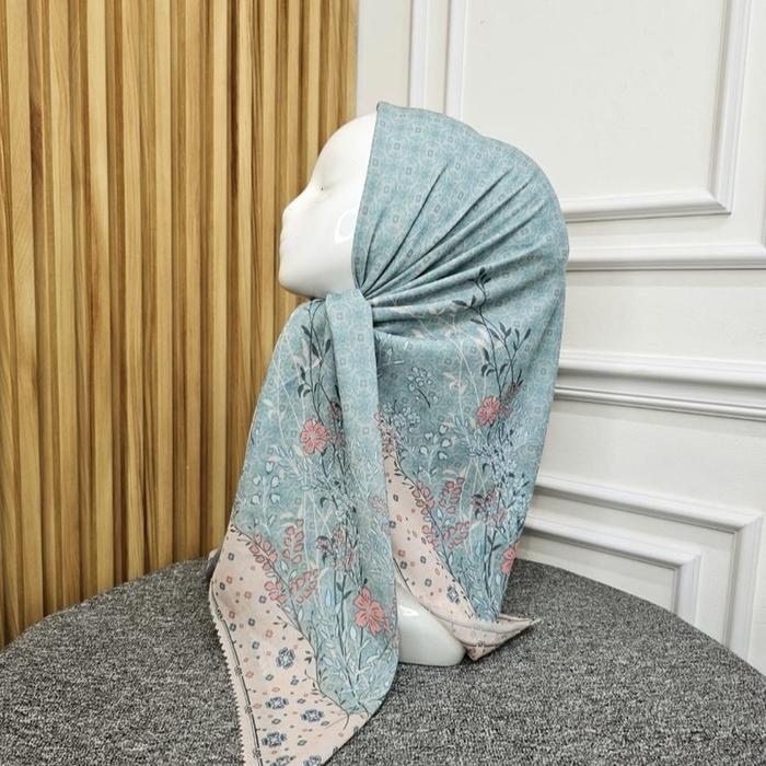 Hijab segi empat motif bunga wardah list cream