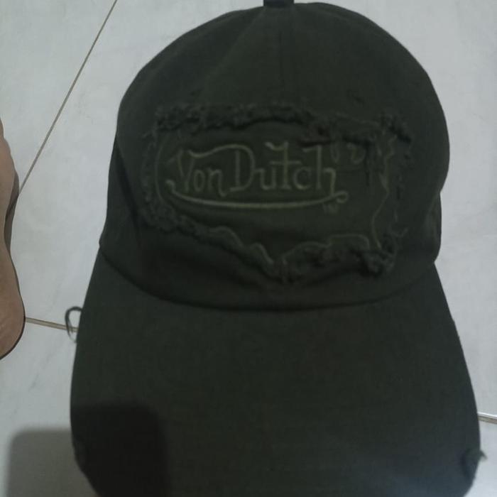 Topi Von Duch Asli dengan Ciri-ciri Unik - Produk Original