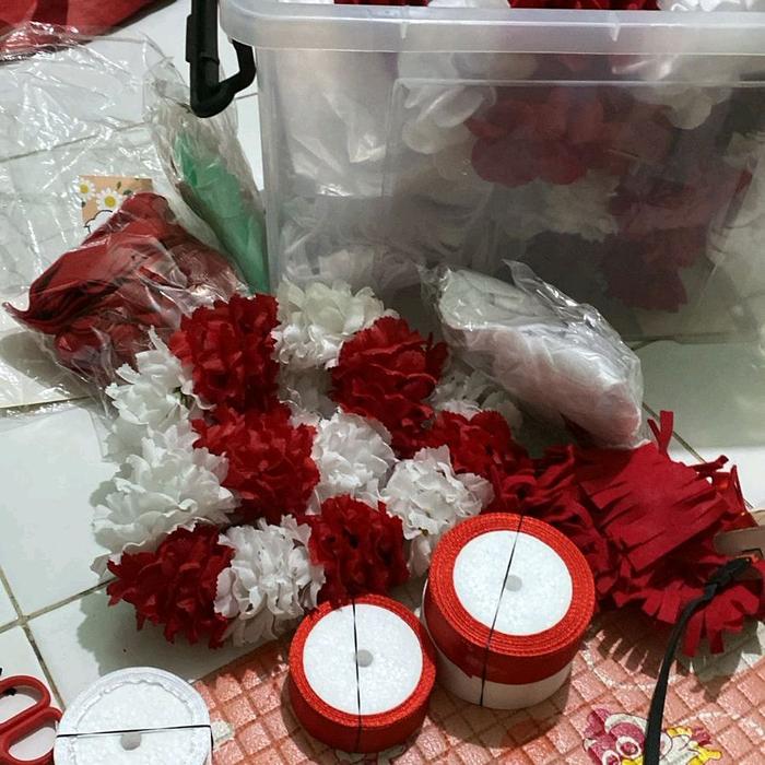 Kalung Satgas bunga merah putih -+100cm