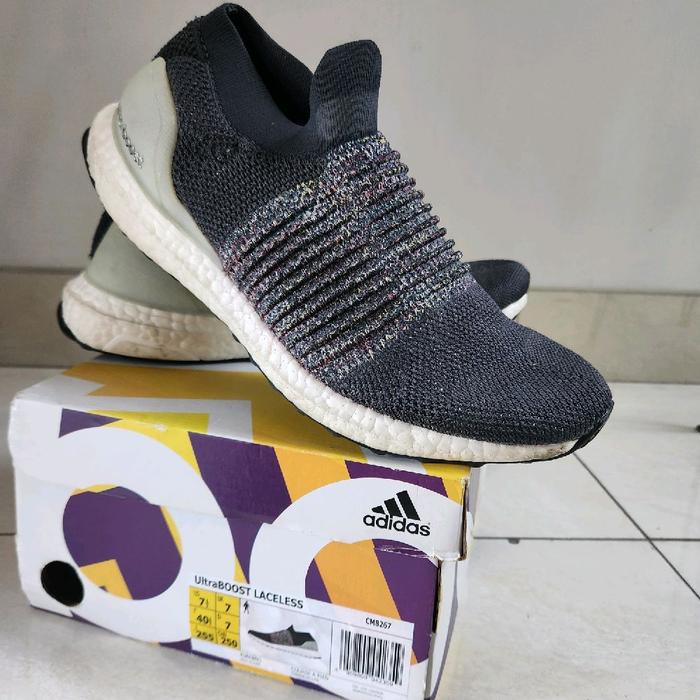 Sepatu Adidas UltraBoost Laceless
