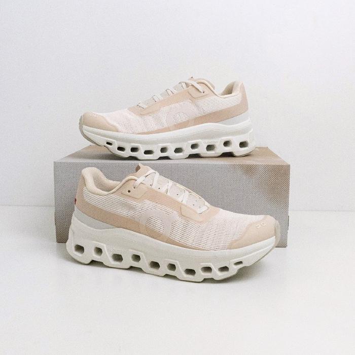 SEPATU PRIA RUNNING OC MONSTER VOID DEW IVORY