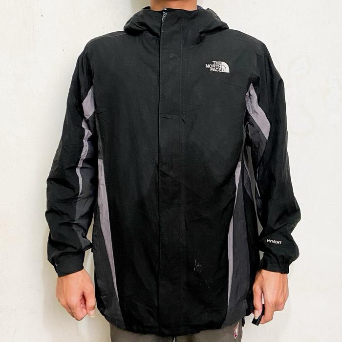 tnf hyvent jaket outdor size M
