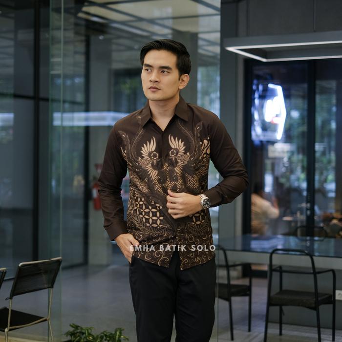 EMHA BATIK SOLO - MAHARAJA MAHOGANY | Kemeja Batik Pria Premium Lengan Panjang Slimfit Lapisan Furin