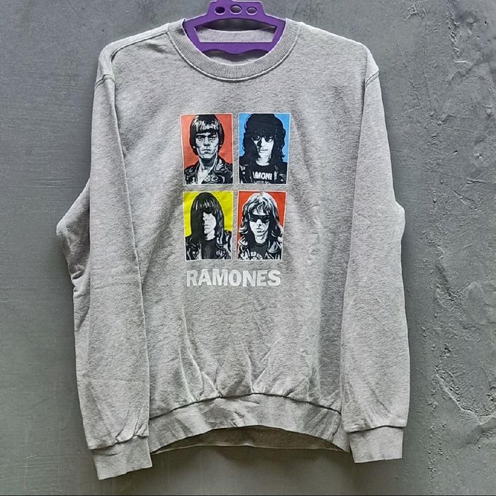 Crewneck Sweater RAMONES | PUNK ROCK BAND | Brand TOPTEN | Bekas Preloved Second Thrift