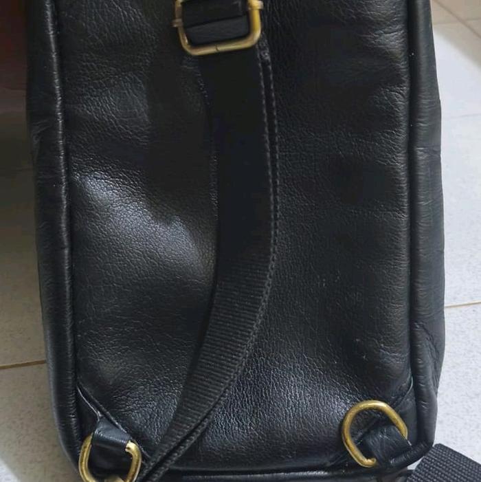 Aigner Tas Selempang Kulit Asli Hitam masih layak pakai
