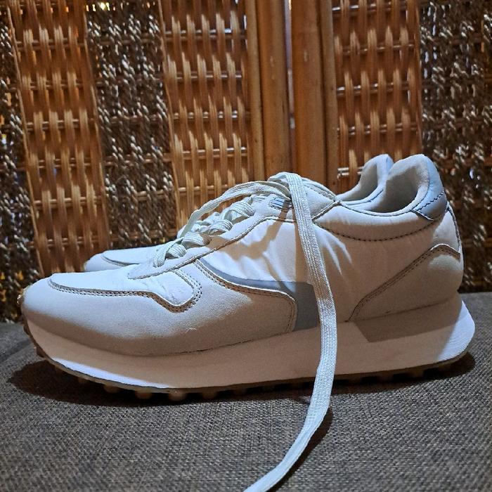 pull&bear shoes putih Original Preloved Snekers