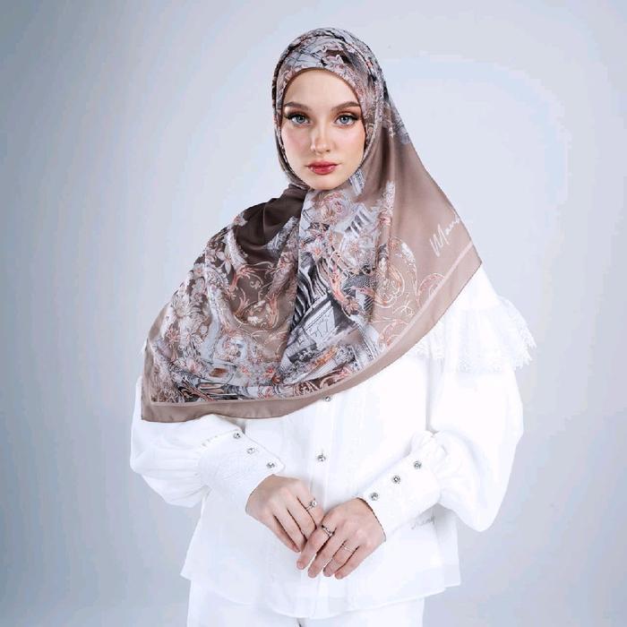 Mandjha Hijab Edelyn Brown Jilbab Square Voal Premium Kerudung Segi Empat by Ivan Gunawan