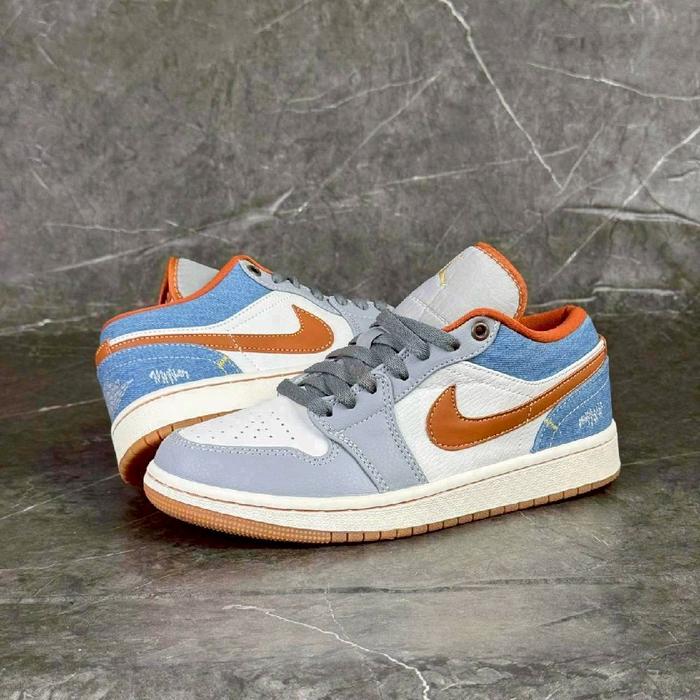 Air Jordan 1 Low Phantom Denim Sepatu Sneakers Pria Wanita Desain Trendy Warna Biru dan Oranye