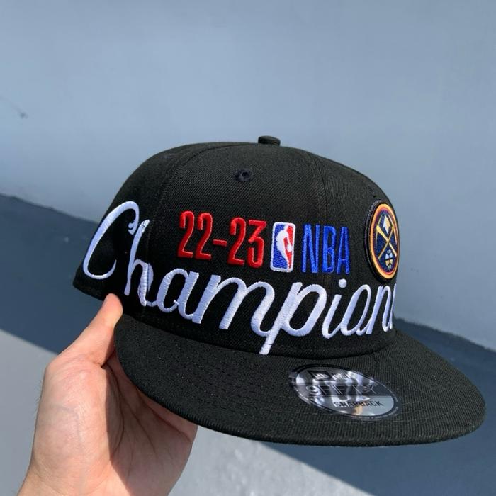Topi New Era Denver Nuggets 2023 NBA Finals Champions Locker Room 9FIFTY Snapback hat basket