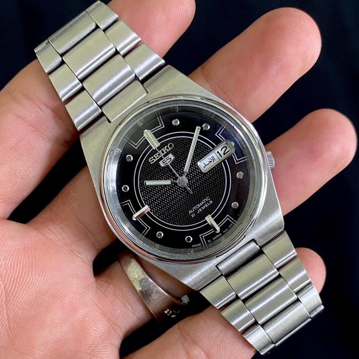 Seiko 5 7S26-0520 Automatic Black Honeycomb Sector Dial