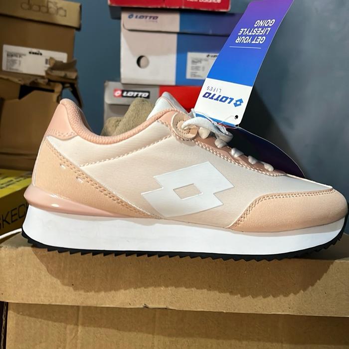 sepatu Lotto decu size 36