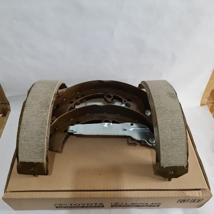 Kampas Rem Belakang Brake Shoe Fortuner Hilux DC