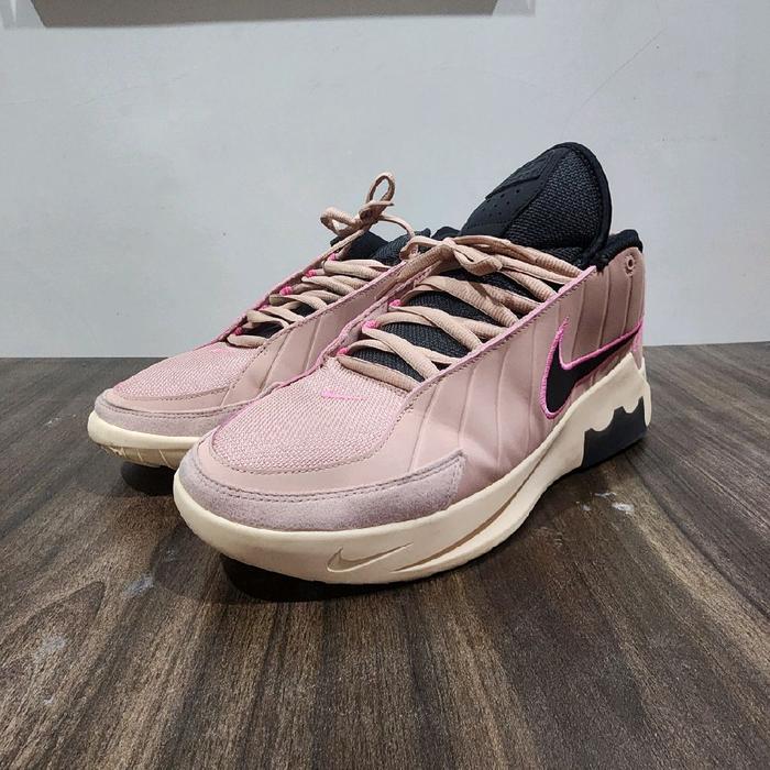 Nike Lebron Witness 9 Particle Pink & Black VNDS Second Used Preloved size 47.5 US 13 UK 12 very goo