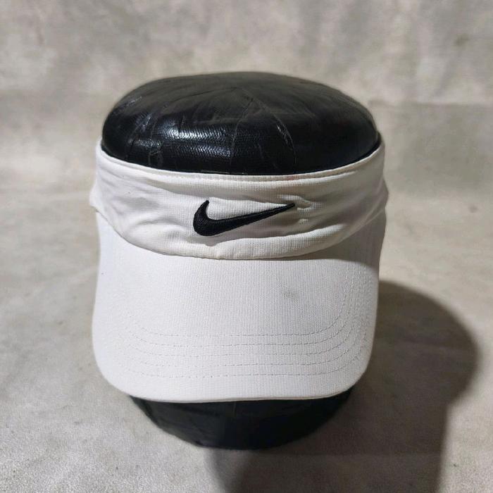 Topi olahraga golf nike putih bekas