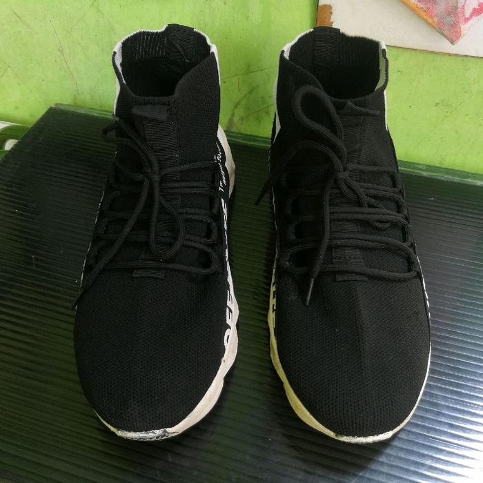 Sepatu TM Will White nomor 42 Shoes