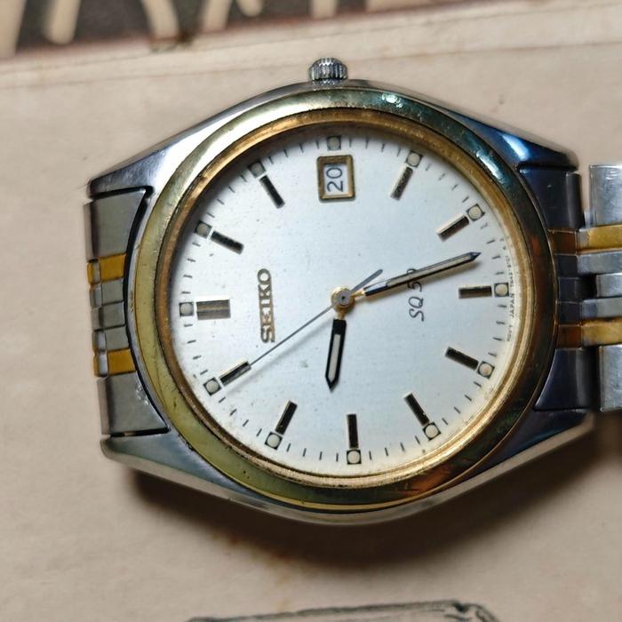 SEIKO 7N42-8070 men's wristwatch Sq quartz