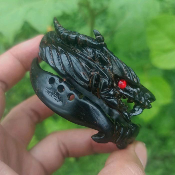 Gelang Akar Bahar Merah Natural Ukir Naga VS Kujang
