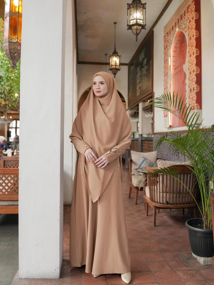 ZYRA ABAYA & FRENCH KHIMAR - UMROH & SEHARI-HARI