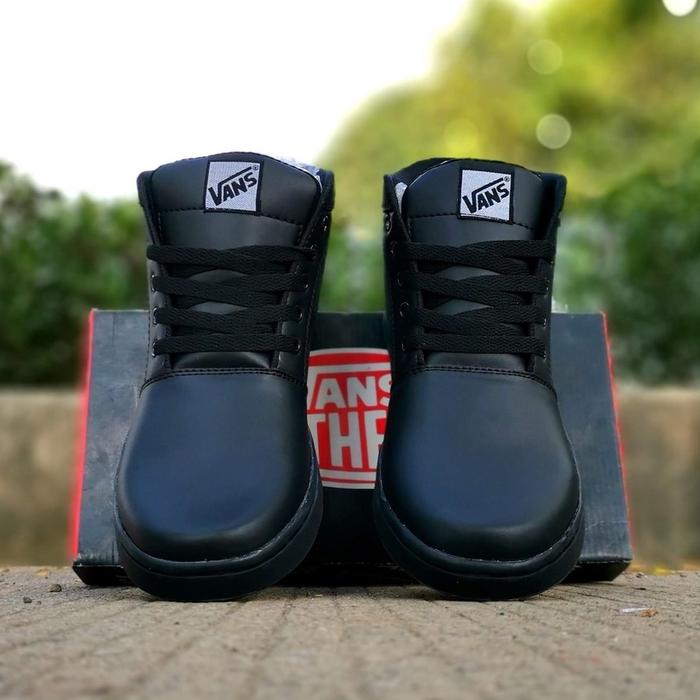 Sepatu Pria Sneakers Boots Hitam Polos Sepatu Pria Keren Buat Gaya
