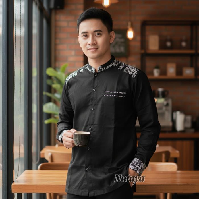 Baju Koko Pria Lengan Panjang Kombinasi Batik Klasik Motif Adibat Warna Hitam Bahan Katun Toyobo Pre