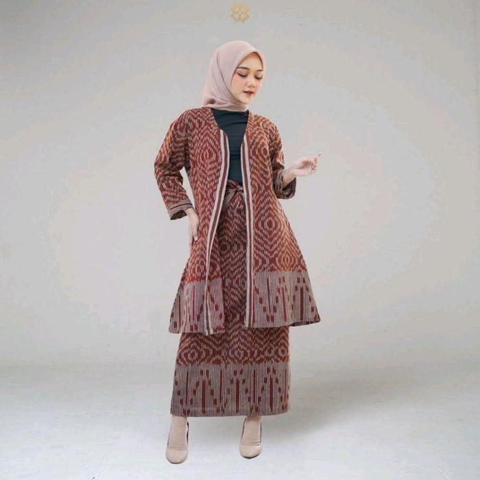 Pakaian wanita setelan wanita baju tenun ikat outer blezer kardigan rok tenun motif batik garis sera