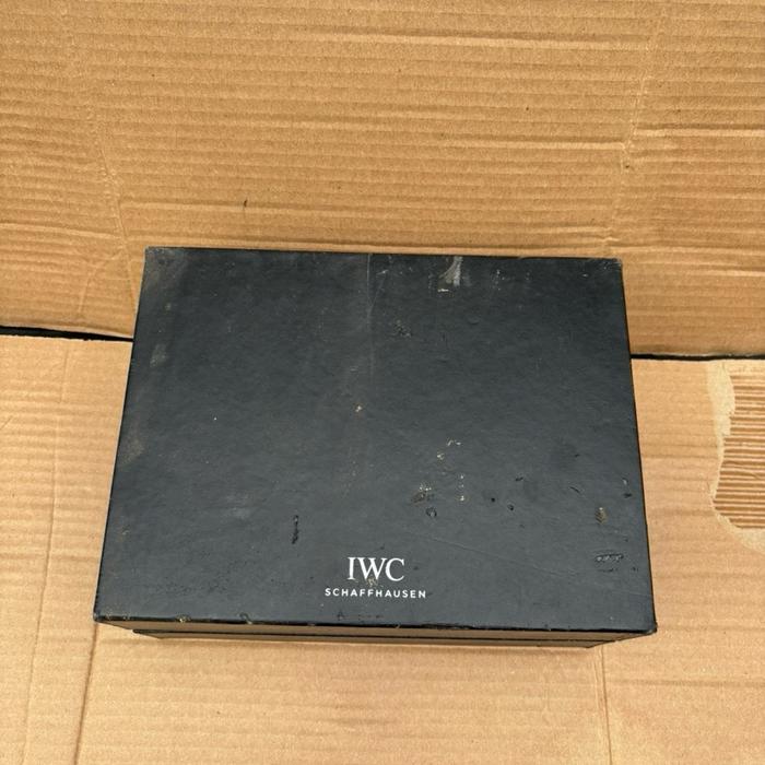 Kotak IWC Scaffhausen