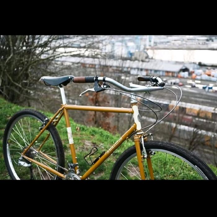 Zoom Stang Sepeda Cruiser Hand Lebar 25.4mm berbahan pipa besi tebal dan Kuat Warna hitam dan Silver