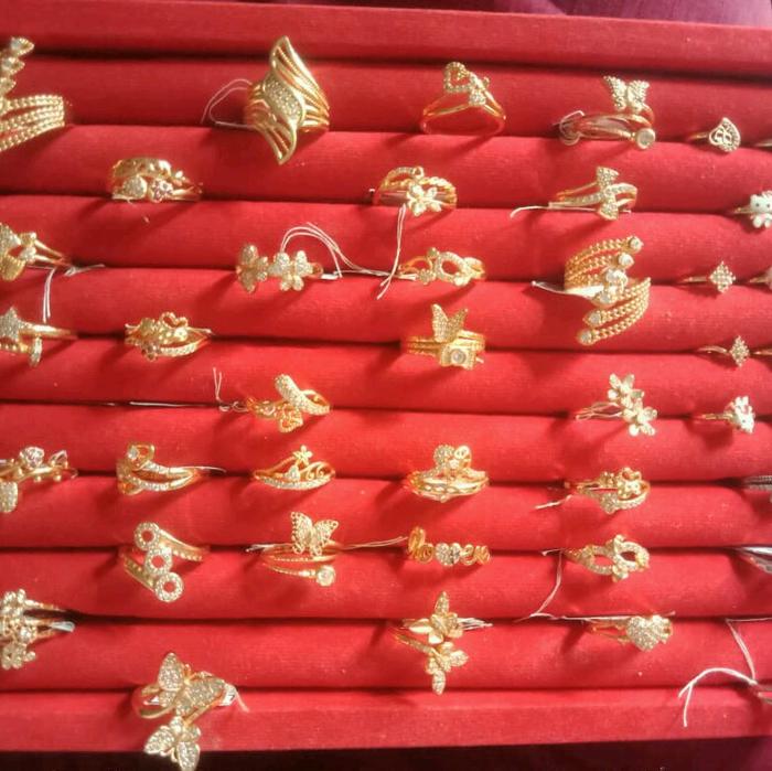 Cincin Emas Titanium. macam macam Cincin Emas Titanium. MURAH!!!.. Cincin emas murah...