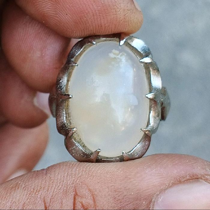 batu akik klanceng putih super. batu kecubung kalimantan