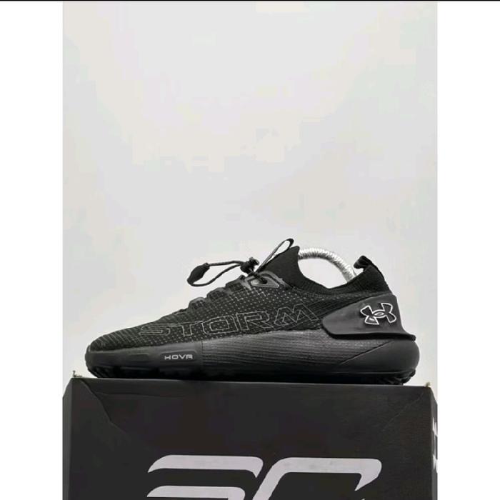 Sepatu Pria Phantom 3 Black Under Armour
